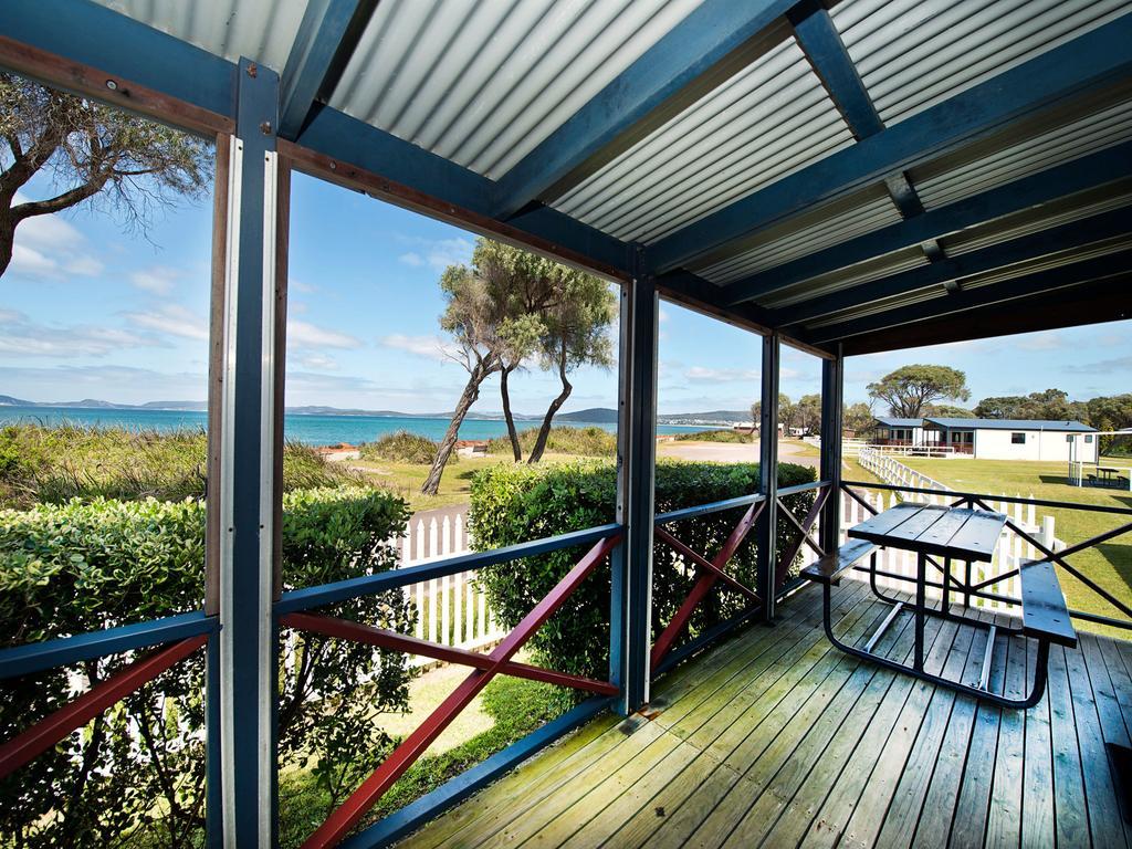 Acclaim Rose Gardens Beachside Holiday Park Albany Room photo